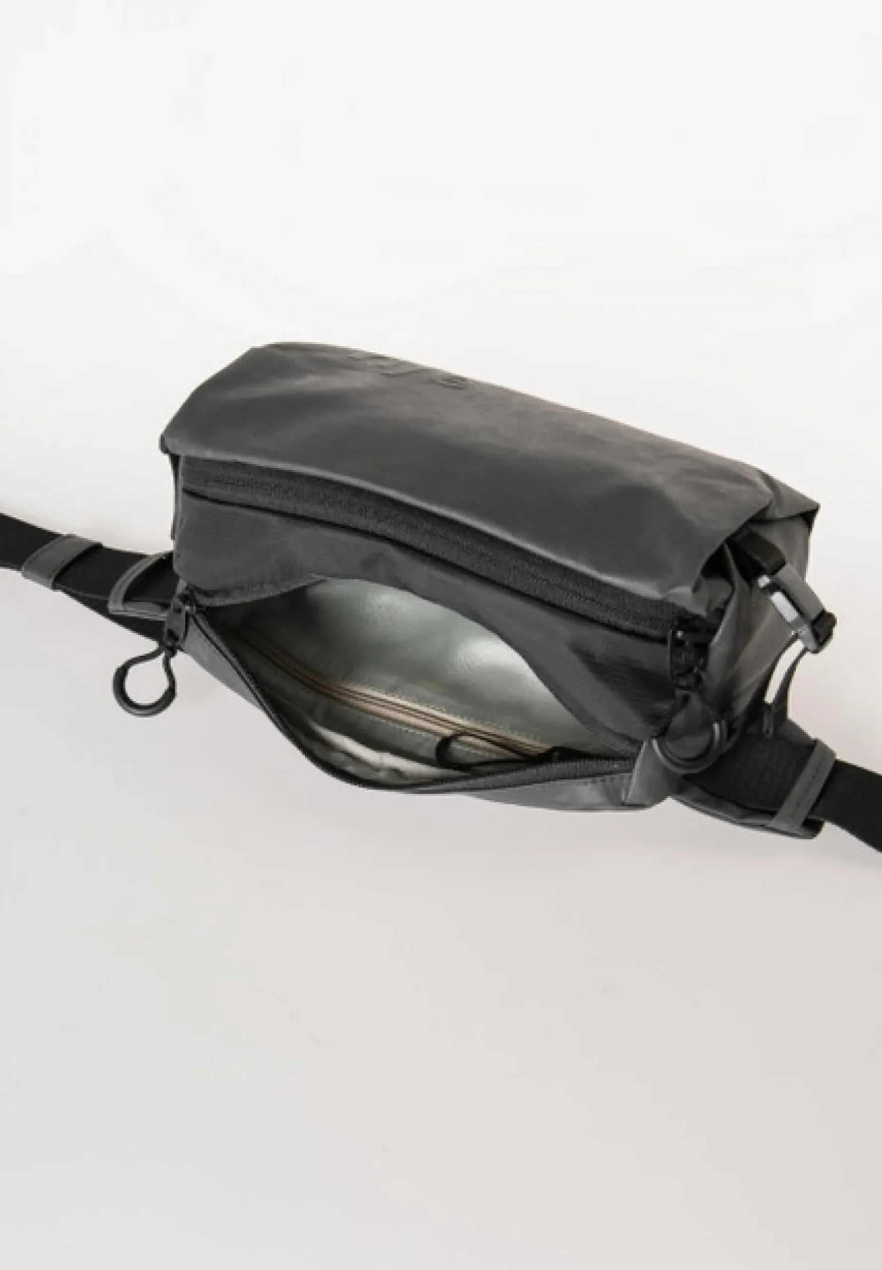Aunts & Uncles Yodo RE Rolltop Umhängetasche volcanic ash