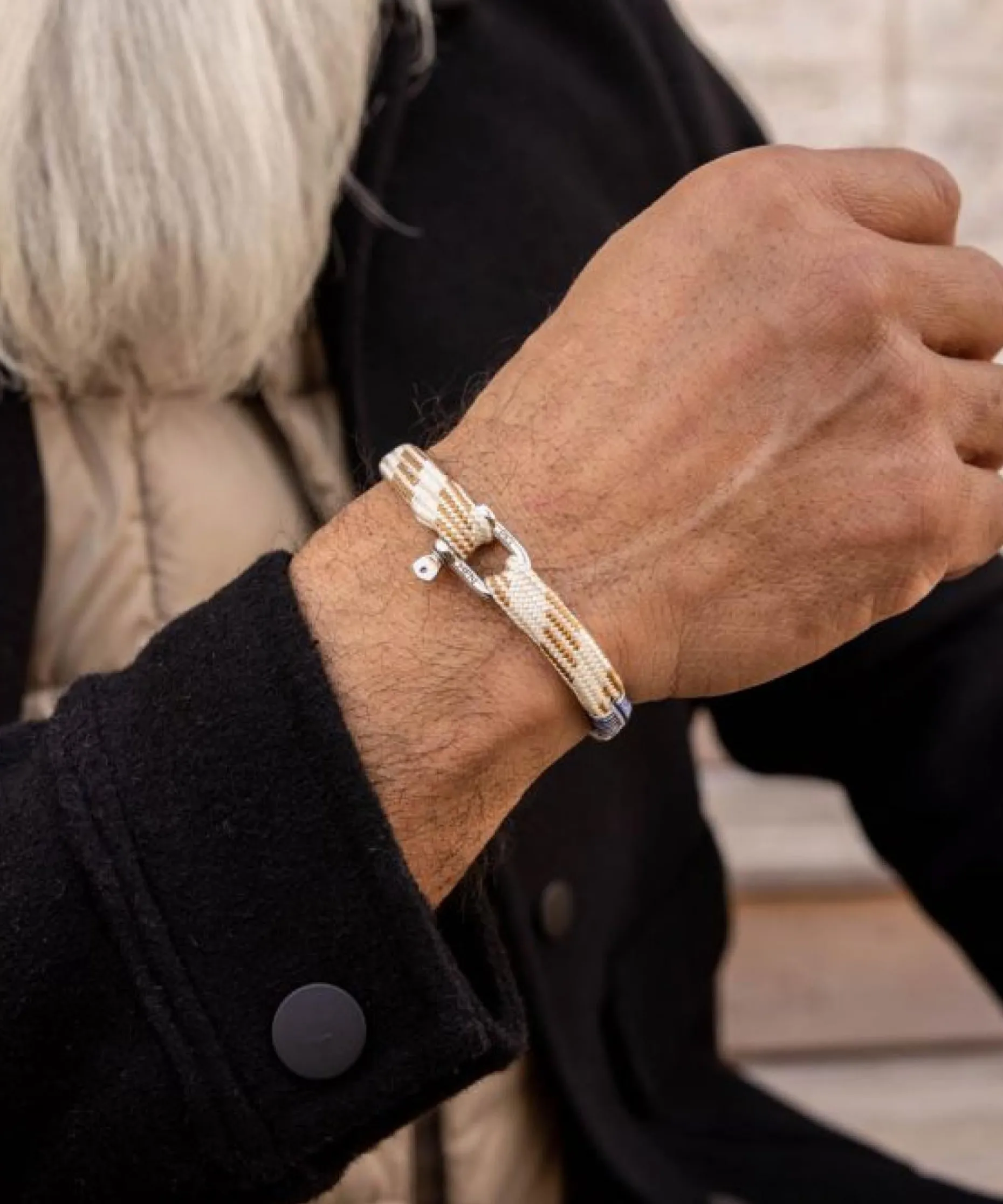 Pig & Hen Armband Vicious Vik Offwhite/Brown Beige